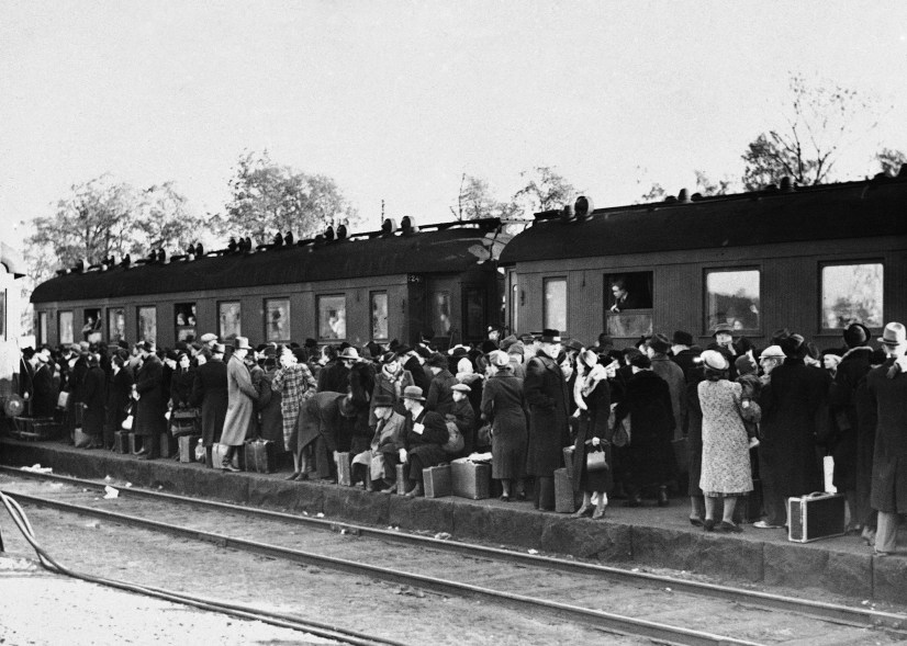 Crowds waiting for trains at a station in Helsinki, Finland on March 11, 1939 during the evacuation of the the Finnish capital.