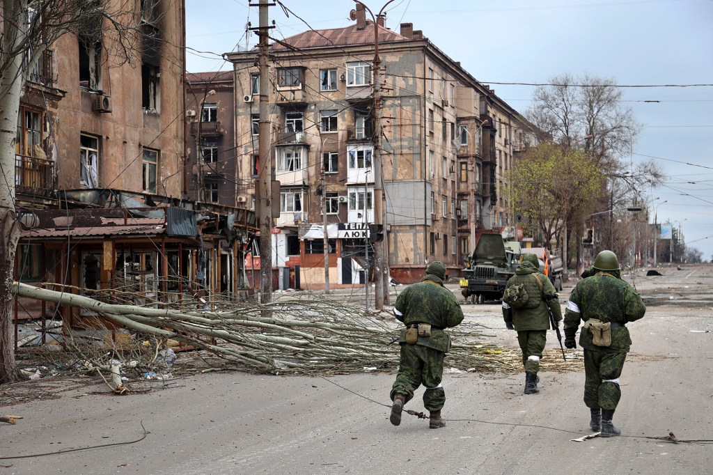 Servicemen of Donetsk People's Republic militia.