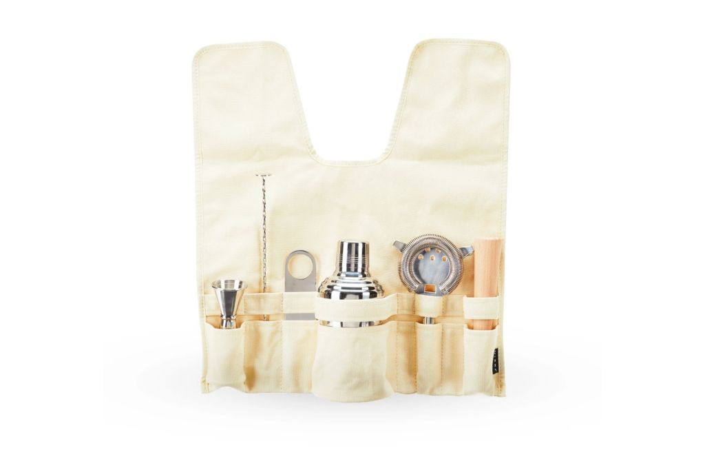Cocktail shaker set with canvas bag.