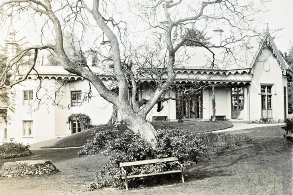 The cottage underwent a renovation in 2015. 