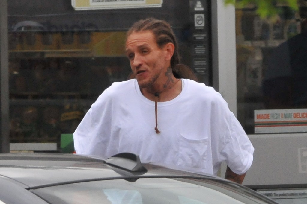 Former NBA player Delonte West outside a 7-Eleven in Alexandria, Va.