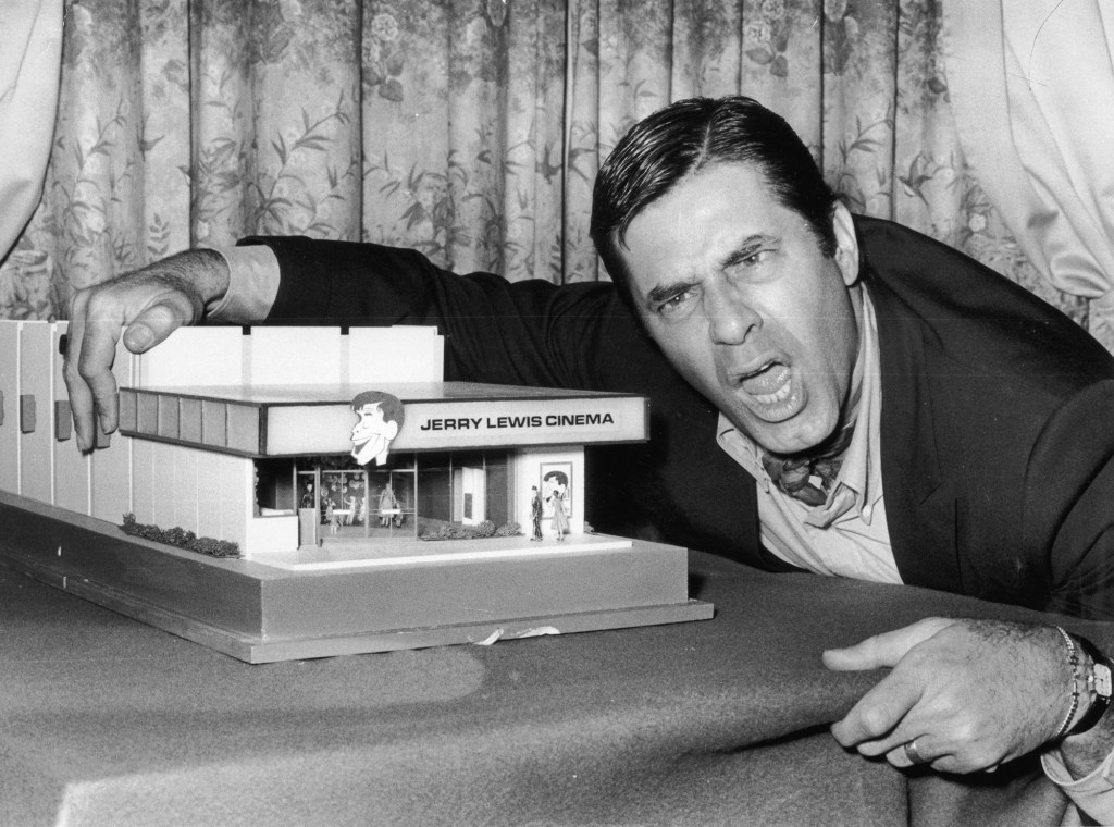 Jerry Lewis with a model of the 'Jerry Lewis Cinema' on April 22, 1971. 