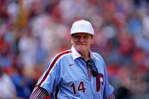 Pete Rose attending Phillies alumni day on Sunday.