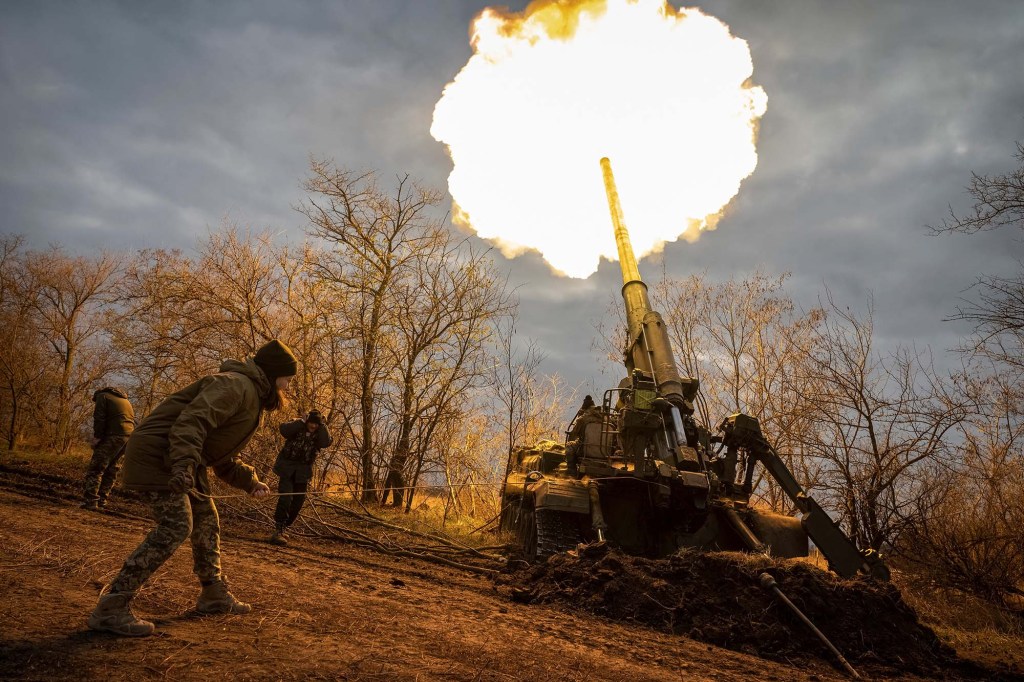 Ukrainian servicemen fire a 2S7 Pion self-propelled gun on the frontline in Kherson, Ukraine. 