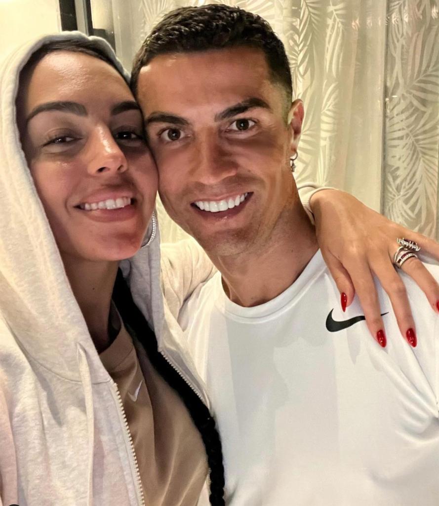 Georgina Rodriguez and Cristiano Ronaldo cozy up in a new Instagram photo.