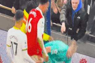 Arsenal goalie gets kicked by fan in heated postgame moment