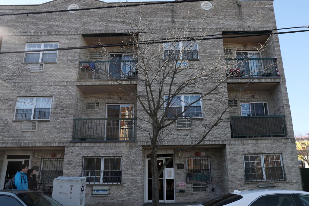 The front of 1447 Doris Street, where 15-year-old Corde Scott lived.