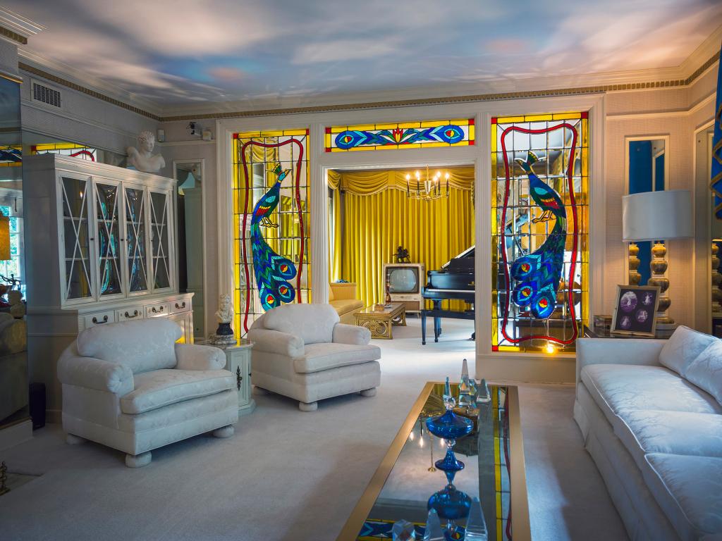 Elvis's gold-appointed living room. 