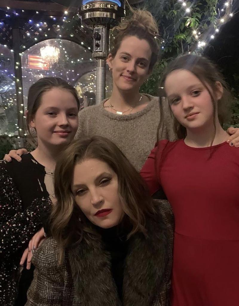 Lisa Marie is pictured with her three daughters.