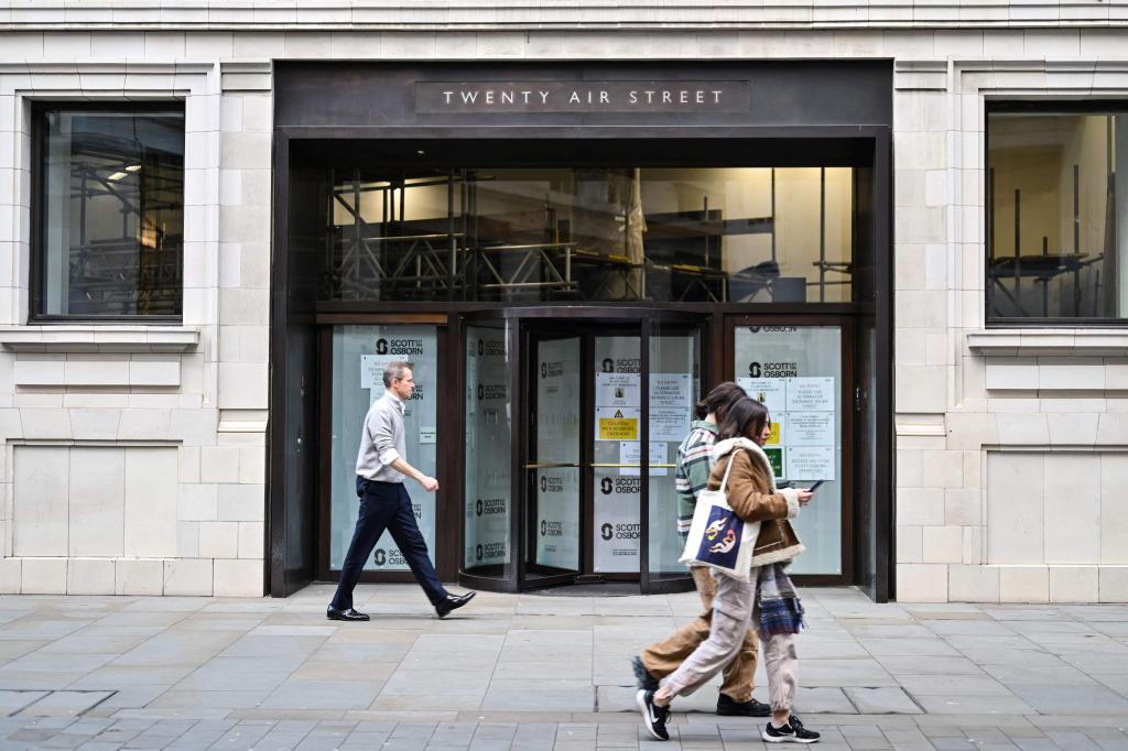 A picture of the entrance of a building.