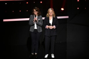 Amy Poehler and Tina Fey have announced they will be going on tour to celebrate 30 years of friendship.
