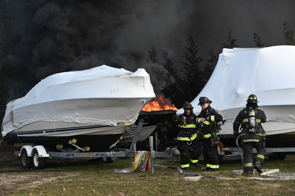 Lindenhurst plane crash Sunday.