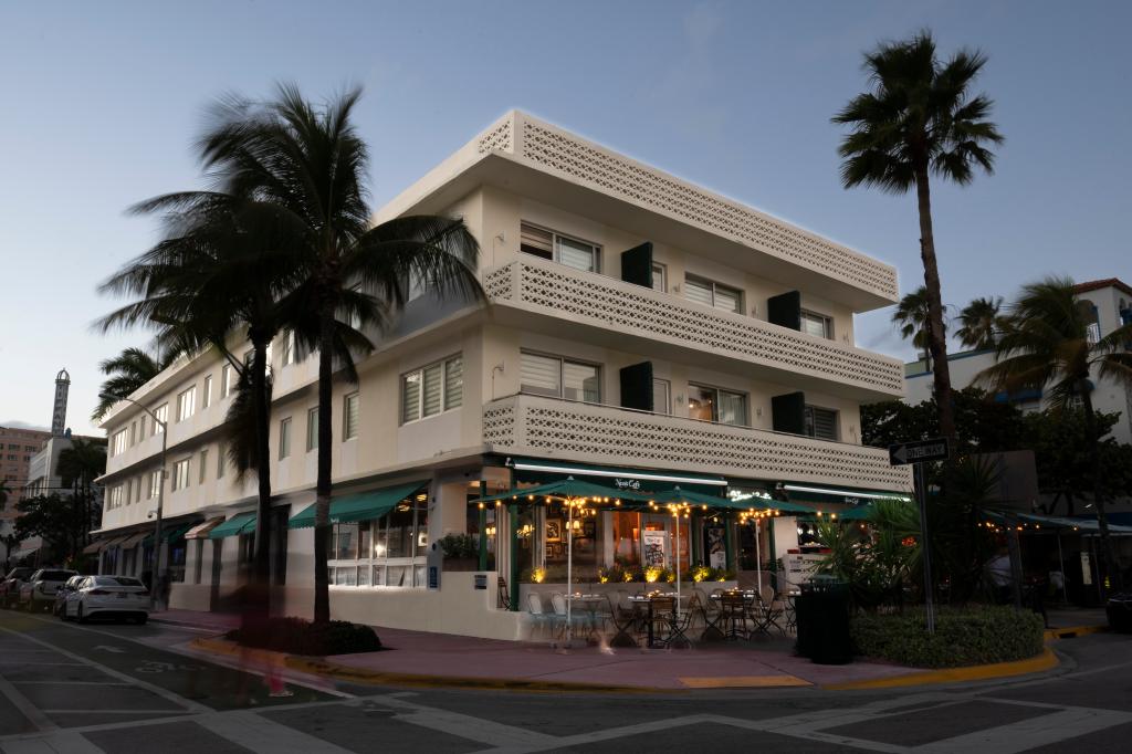 News Café stands on Ocean Drive.