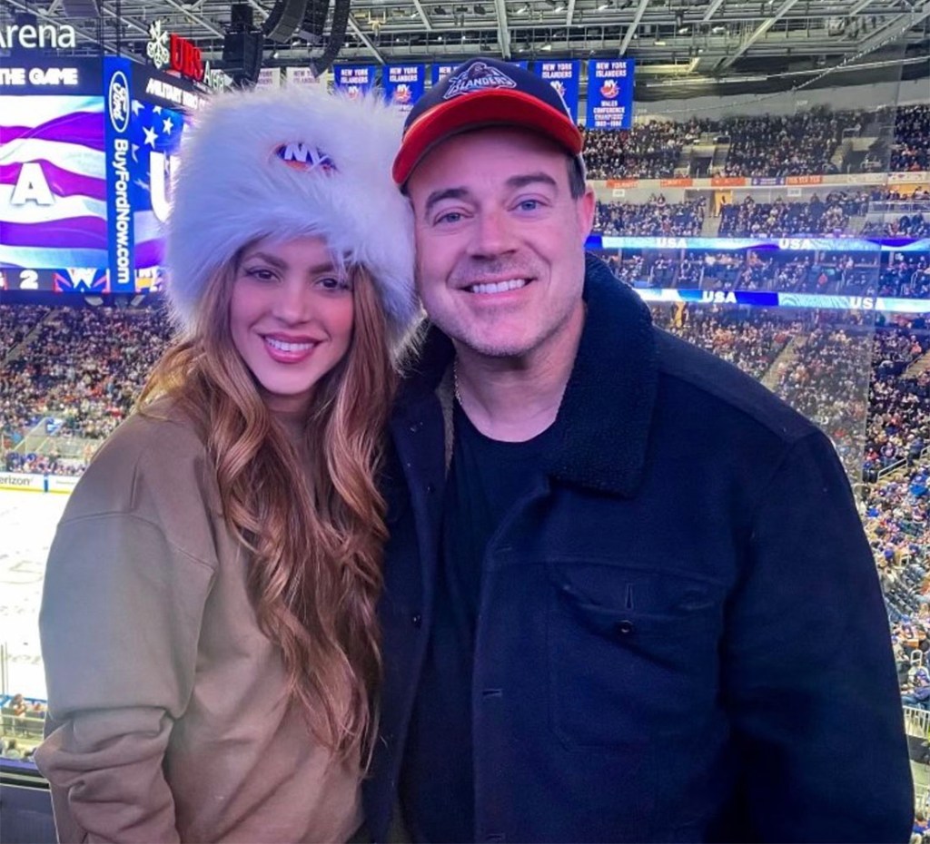 Shakira and Carson Daly at the Islanders-Captials game on March 11, 2023 at UBS Arena in Elmont, New York.