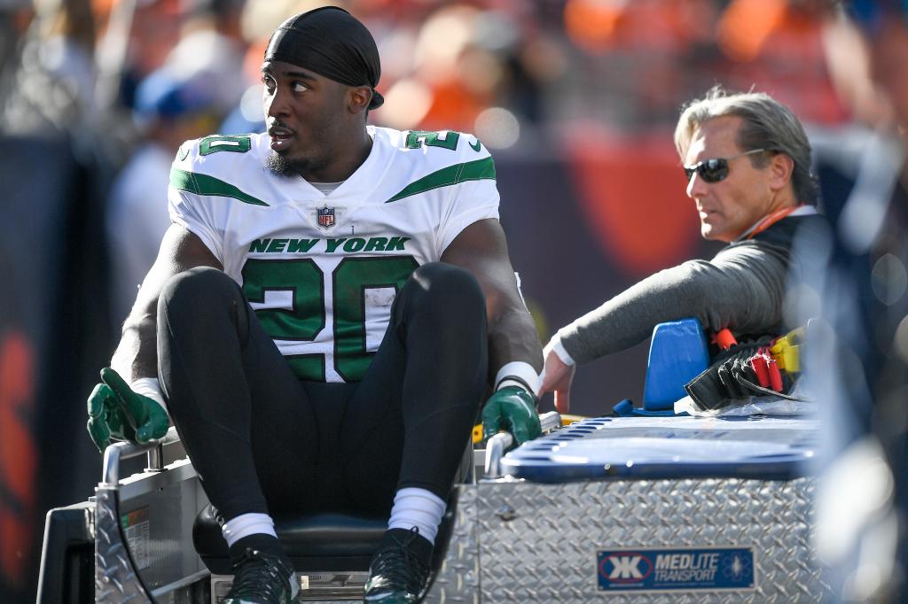Jets running back Breece Hall suffered a season-ending knee injury against the Broncos on Oct. 23, 2022.