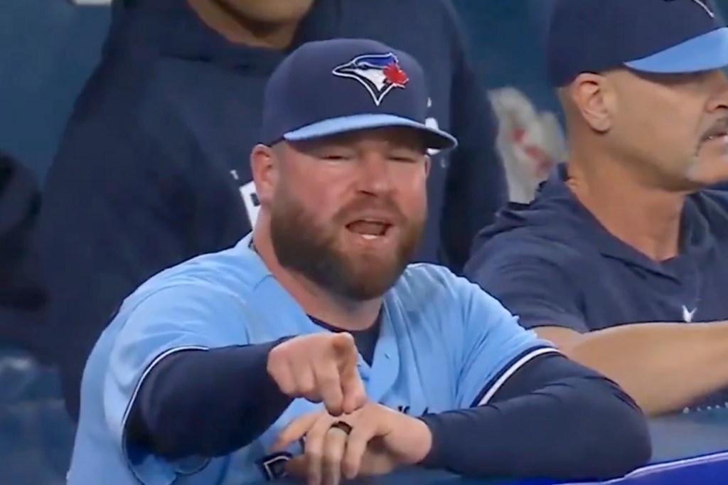 Blue Jays manager yells "shut up, fat boy"