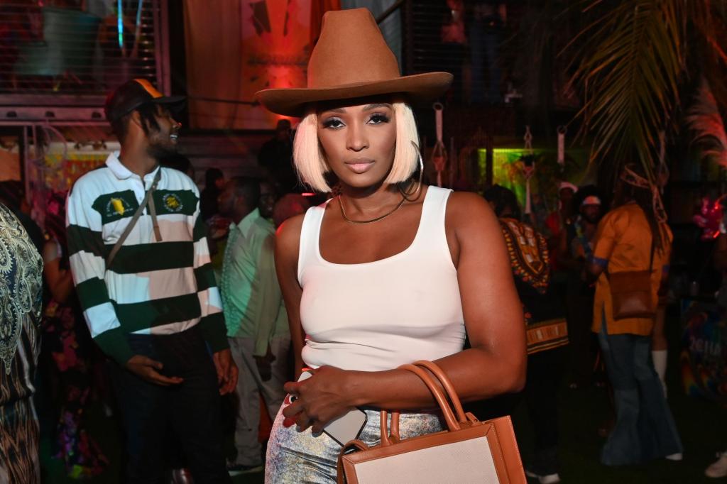 "Love & Hip Hop: Atlanta" star Ariane Davis was arrested for attempted assault after getting in a fight at the Moxy Times Square hotel.