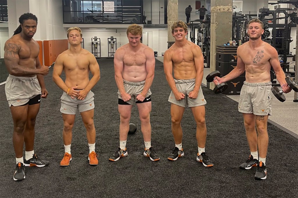 The Texas quarterbacks, including Arch Manning, pose in a viral photo.
