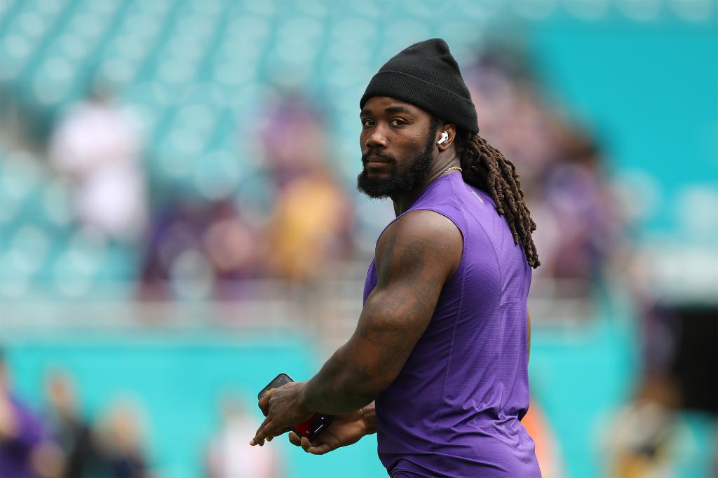 Former Vikings running back Dalvin Cook will visit the Jets this weekend.