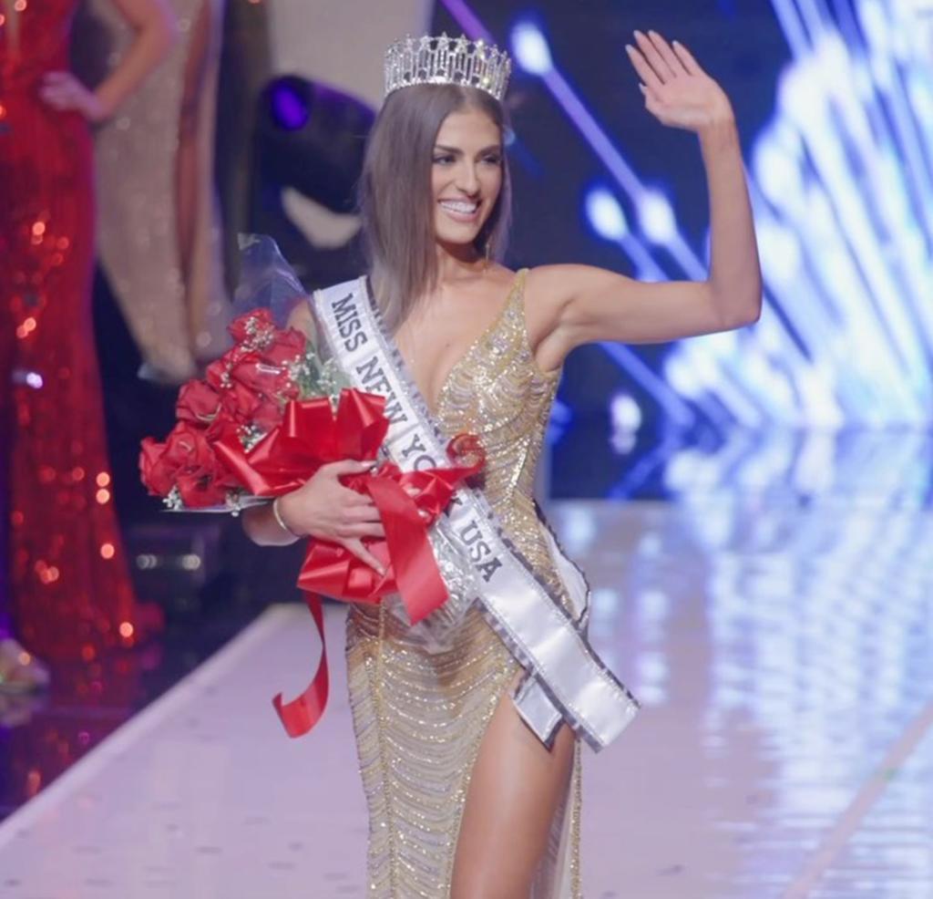 di Stasio waves after winning Miss New York.