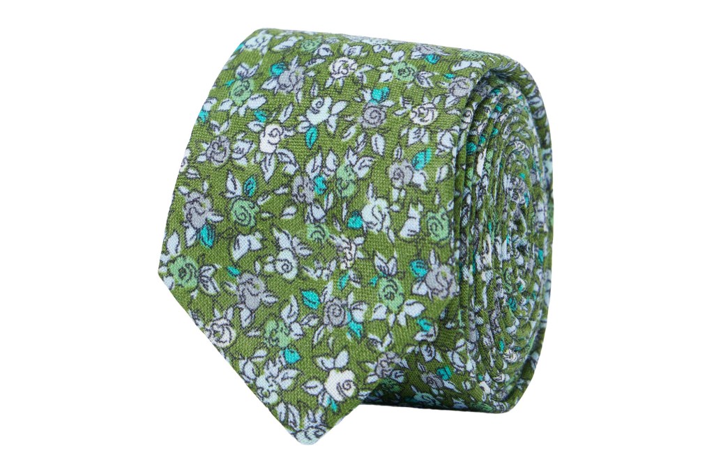 Green floral patterned men's tie.