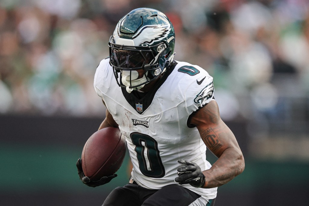 Philadelphia Eagles running back D'Andre Swift (0) carries the ball during the first half against the New York Jets at MetLife Stadium. 