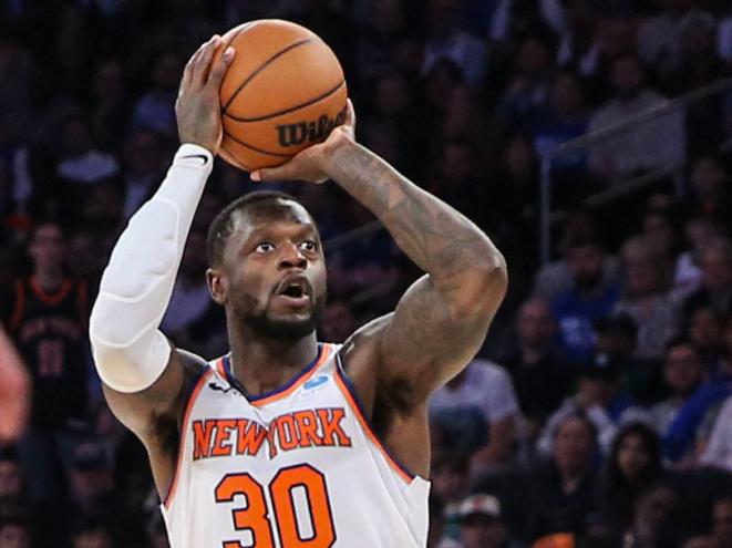 Julius Randle missed 17 of 22 shots in the Knicks' 108-104 season-opening loss to the Celtics.