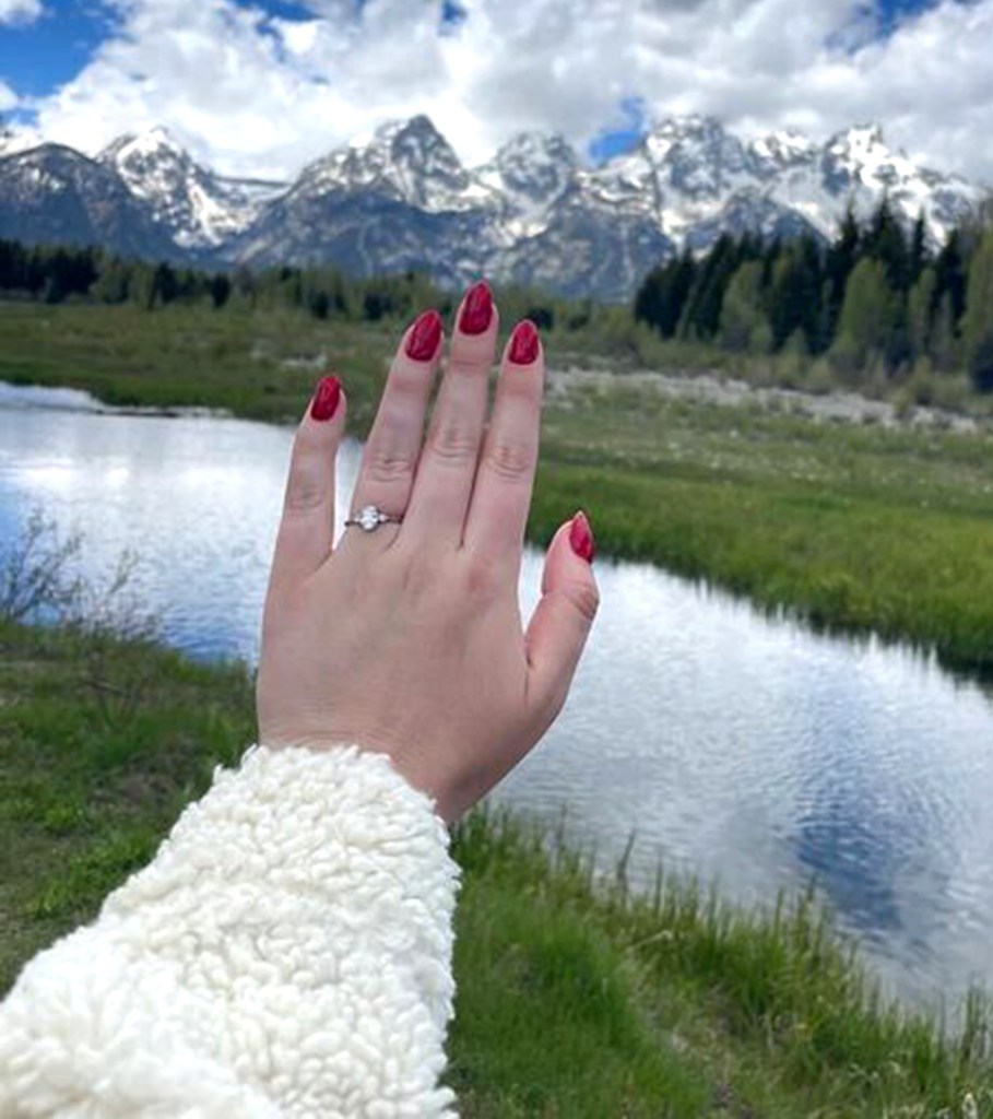 Shannon Wallace showing off ring