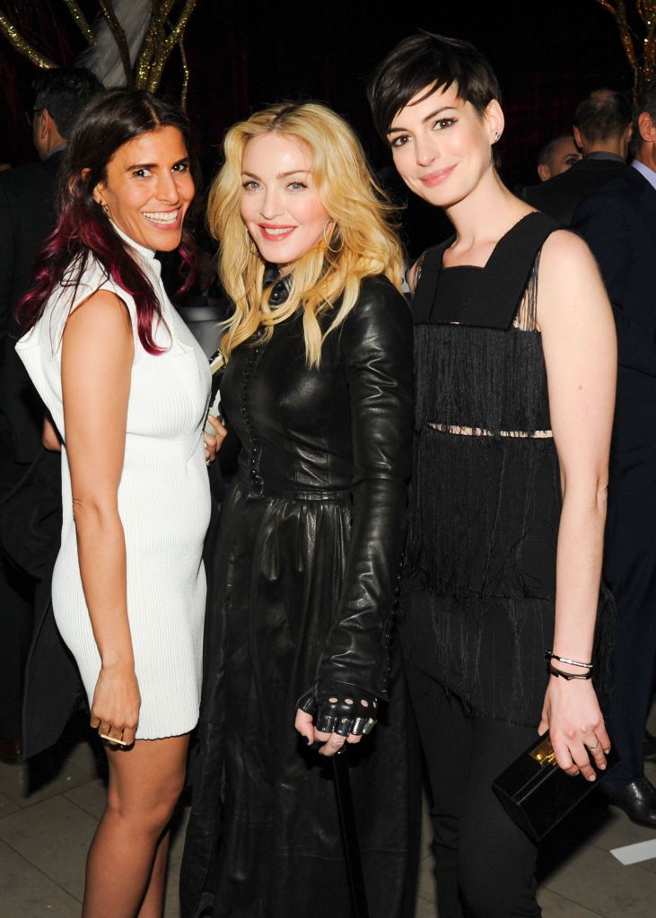 Maha Dakhil, Madonna, Annet Hathaway 