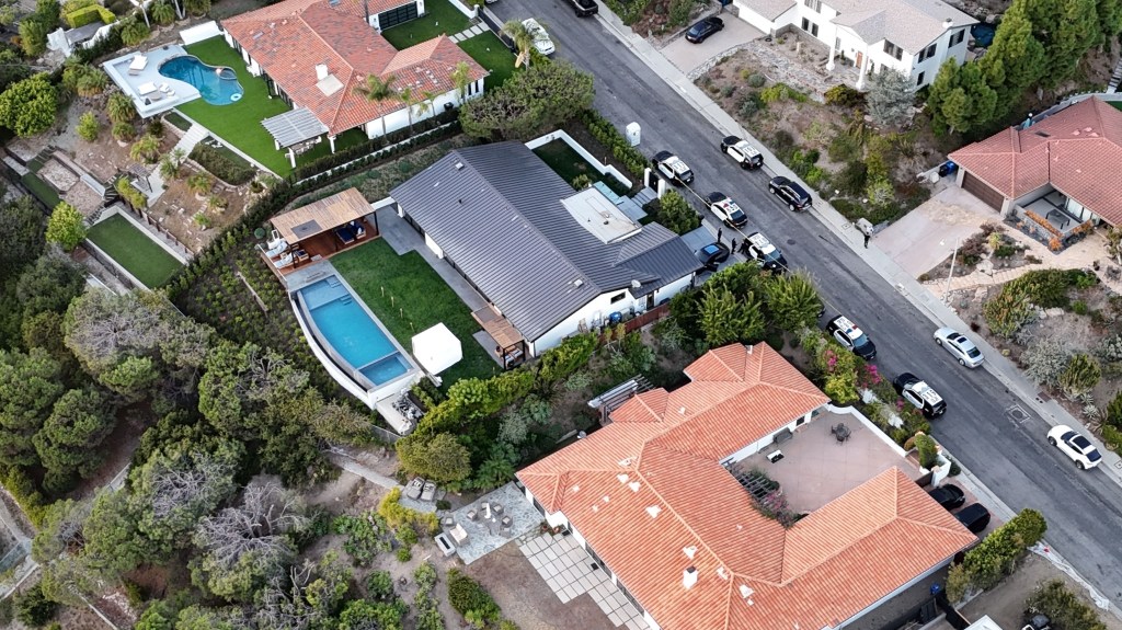  Aerial images showing the pool and hot tub of Friends actor Matthew Perry