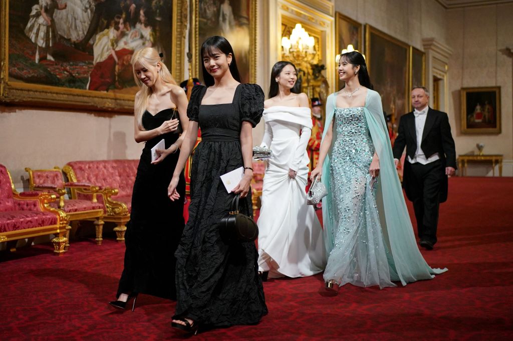 Members of South Korean girl band Blackpink arrive for a State Banquet at Buckingham Palace in central London on November 21, 2023, for South Korea's President Yoon Suk Yeol and his wife Kim Keon Hee on their first day of a three-day state visit to the UK. South Korean President Yoon Suk Yeol and First Lady Kim Keon Hee began a three-day trip to the UK on Tuesday, with King Charles III's hosting his first state visitors since his coronation. (Photo by Yui Mok / POOL / AFP) (Photo by YUI MOK/POOL/AFP via Getty Images)
