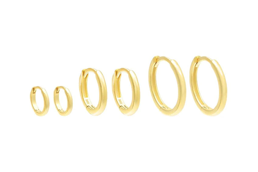 Simple gold hoop earrings