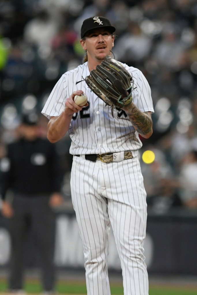 Chicago White Sox starting pitcher Mike Clevinger reacts after giving up a three-run double to San Diego Padres' Jurickson Profar during the first inning of a baseball game Saturday, Sept. 30, 2023,Chicago White Sox starting pitcher Mike Clevinger reacts after giving up a three-run double to San Diego Padres' Jurickson Profar during the first inning of a baseball game Saturday, Sept. 30, 2023.