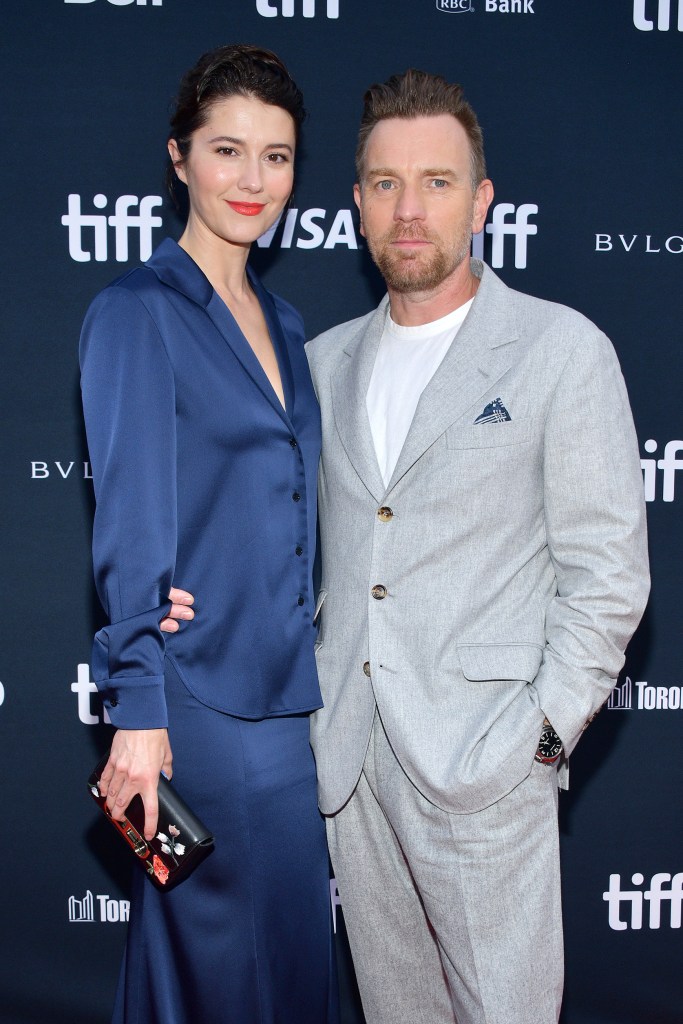 Mary Elizabeth Winstead and Ewan McGregor smiling together. 