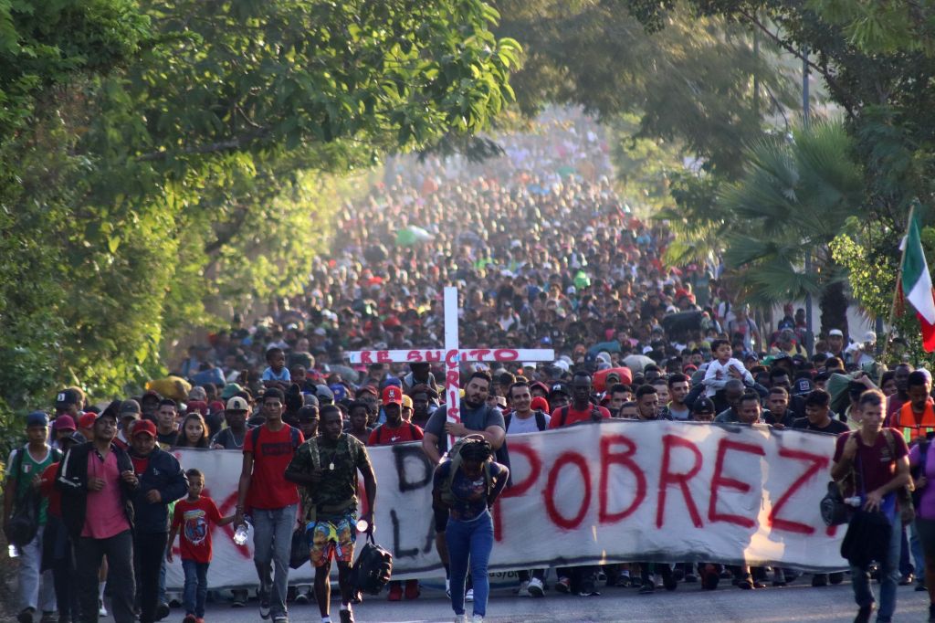 Migrants leave in a caravan this Christmas Eve towards the United States, from the city of Tapachula in the state of Chiapas, Mexico.