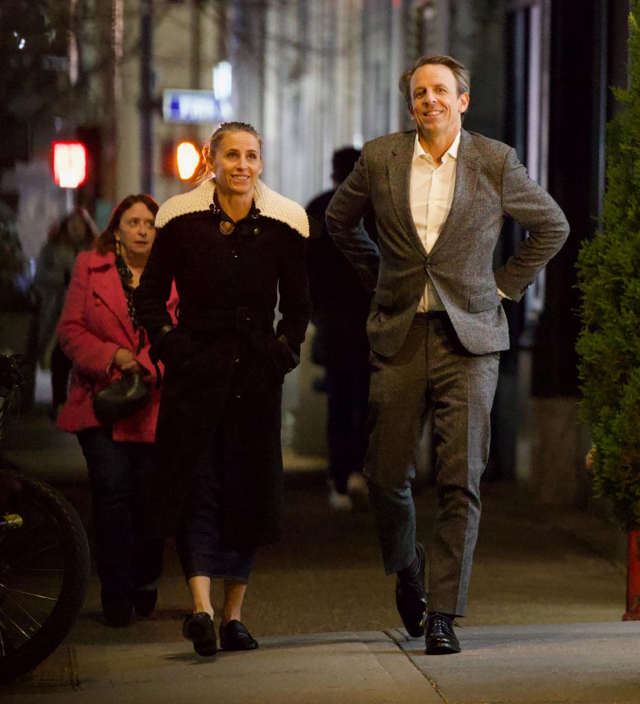 Seth Meyers and his wife, Alexi Ashe walking into the party. 