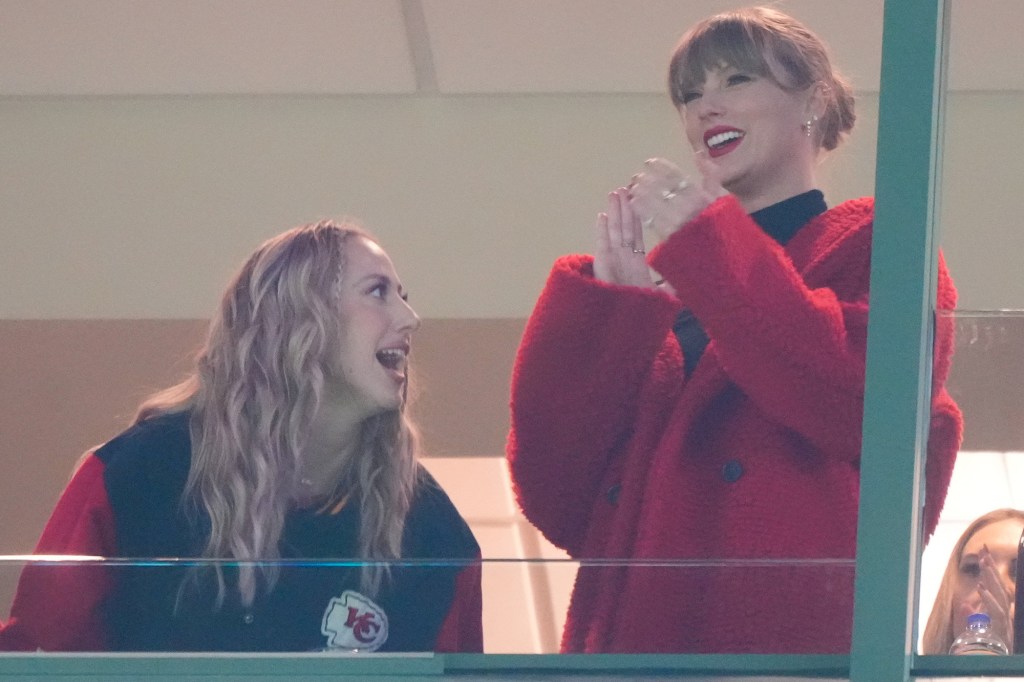 Taylor Swift supports Travis Kelce at a Chiefs game on Dec. 3, 2023.