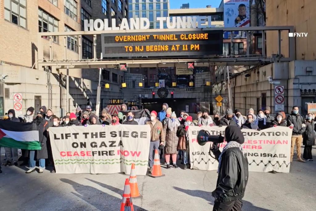 Palestine protestors take over the Brooklyn Bridge, Manhattan Bridge, Williamsburg Bridge, and Holland Tunnel.