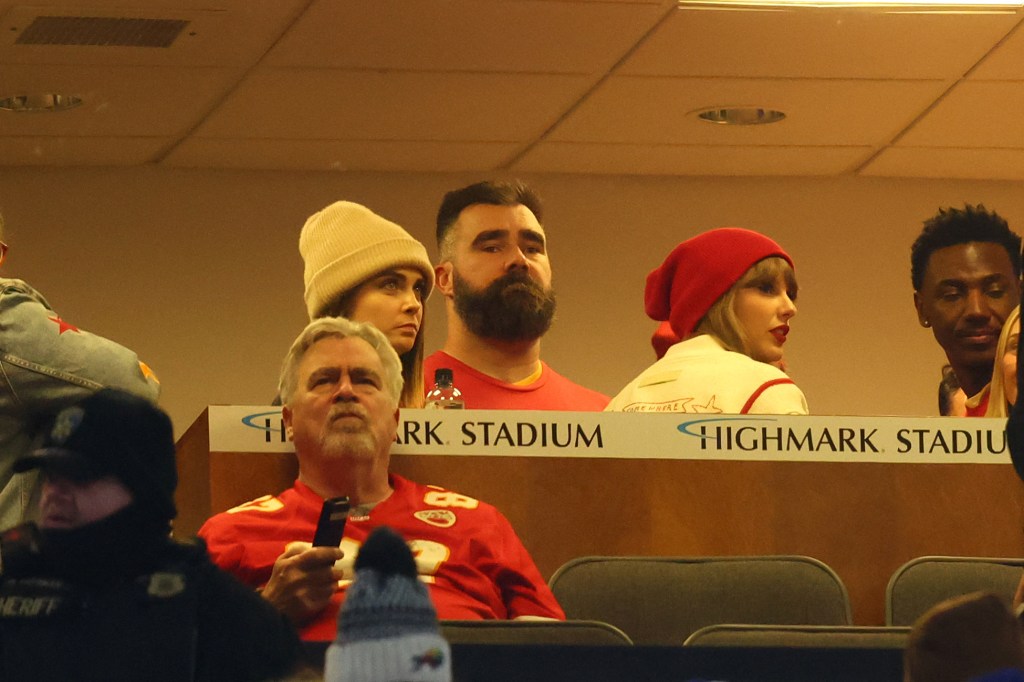 Taylor Swift (right) and Jason Kielce (left) in the suites before the 2024 AFC divisional round game between the Kansas City Chiefs and Buffalo Bills at Highmark Stadium.