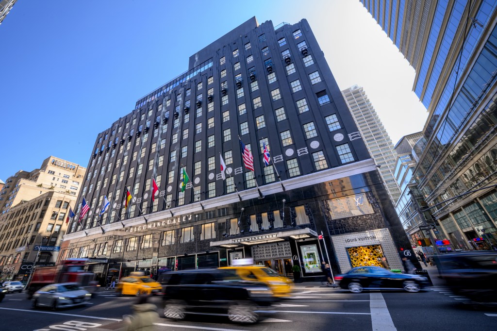 Migrant heist at Bloomingdale's.