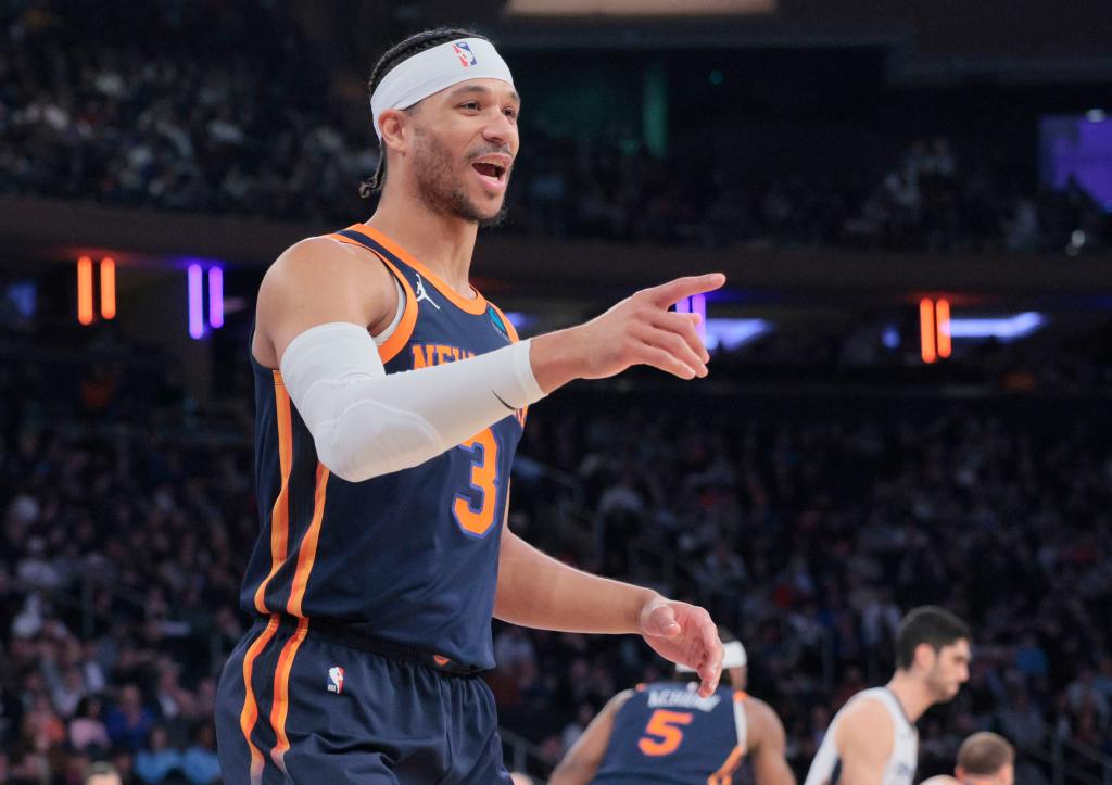 Josh Hart celebrates after hitting a 3-pointer during the second quarter of the Knicks' win.