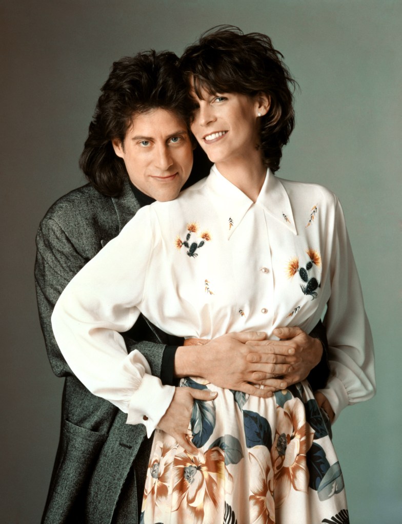 Richard Lewis and Jamie Lee Curtis in Season 1 of "Anything But Love" in 1989.