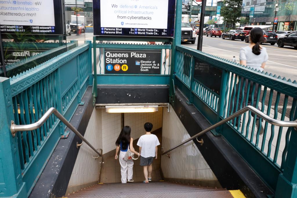 Queens Plaza subway station.