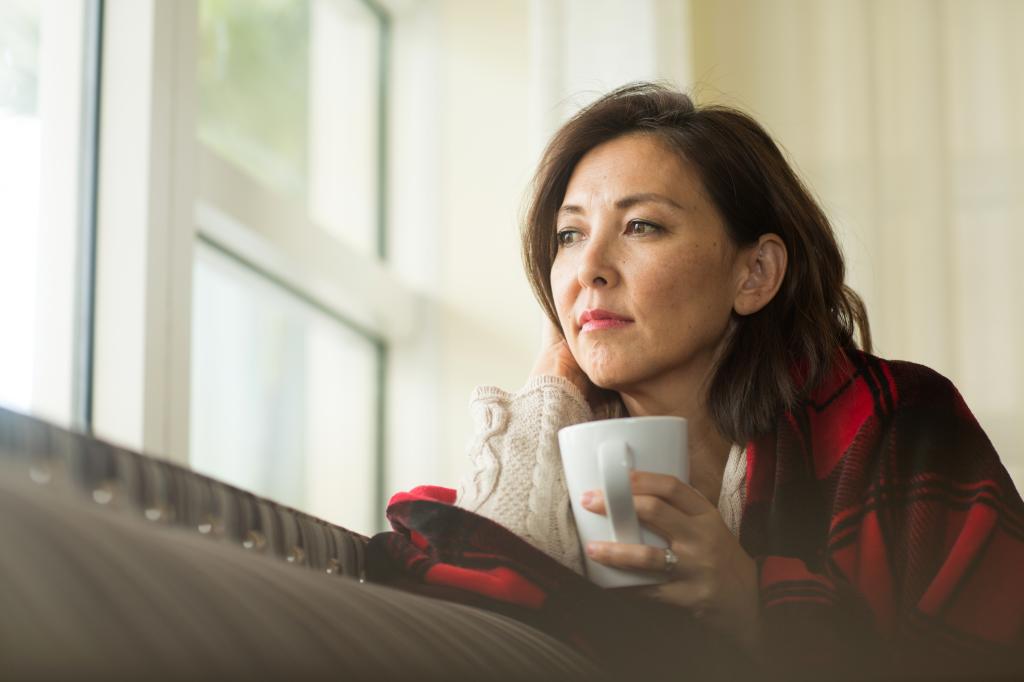 Dr. Deborah Lee, who is working with the UK furniture maker Get Laid Beds, recommends drinking your first cup of coffee no earlier than 45 minutes after waking up.