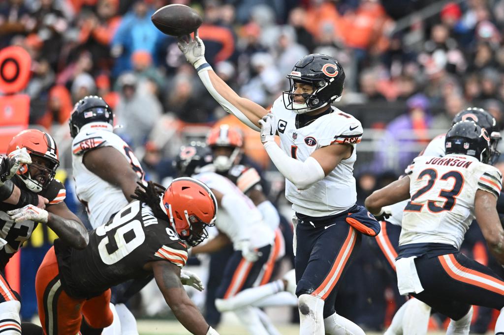 Justin Fields helped lead the Bears to five wins across their final eight games in 2023.