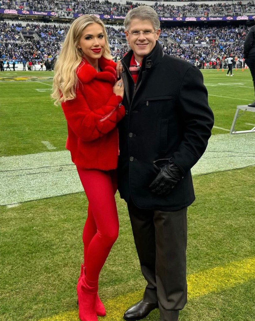 Gracie Hunt with dad Clark Hunt, the owner of the Chiefs, in Baltimore.