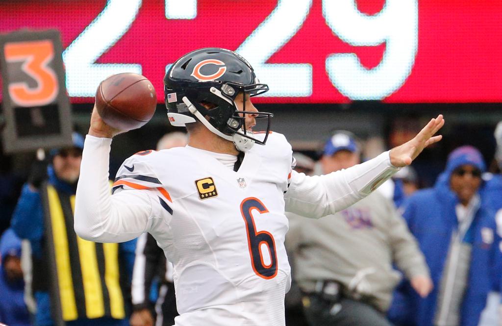 Jay Cutler with the Bears in 2016.