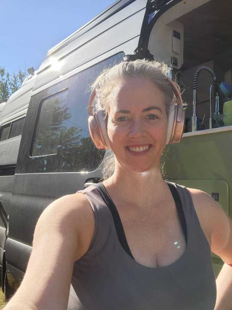Caitlin Pyle lived in an eight-storey house in Orlando, Florida, but then decided to change course by moving into a van for $30 a day. 