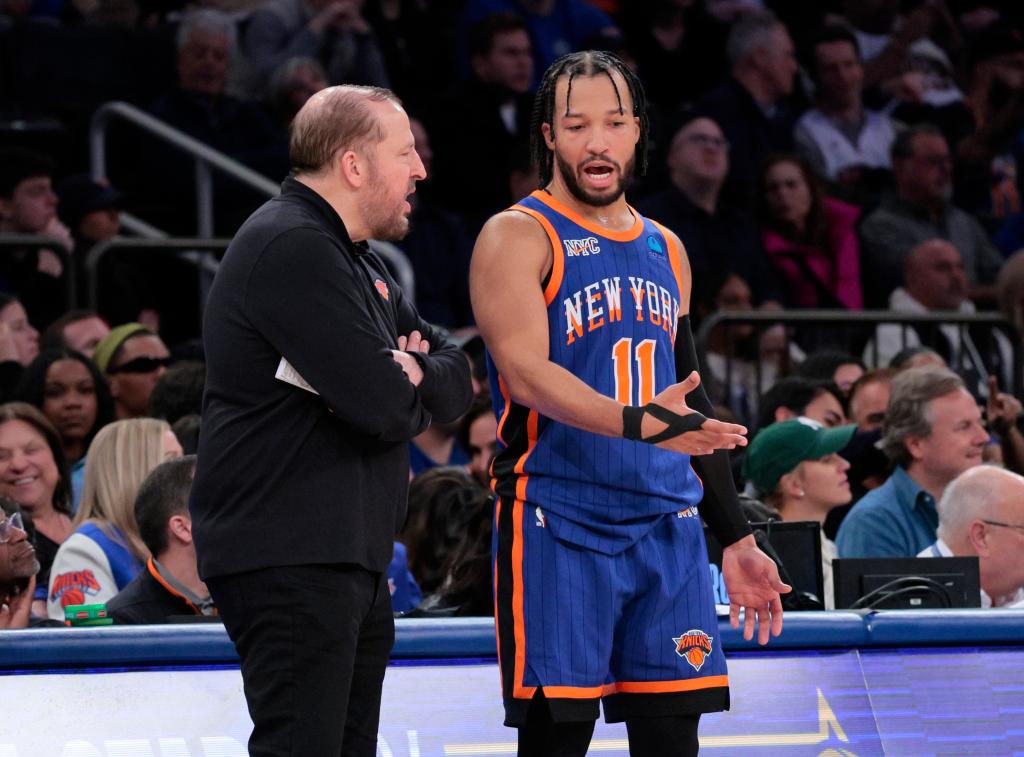 Jalen Brunson (R.) speaks with Tom Thibodeau during the Knicks' loss to the Lakers on Feb. 3, 2024. 