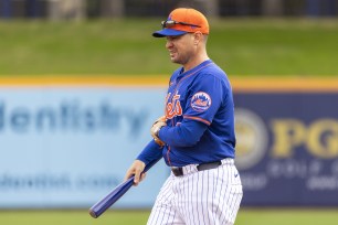 New Mets manager Carlos Mendoza addressed the full Mets squad for the first time on Monday.